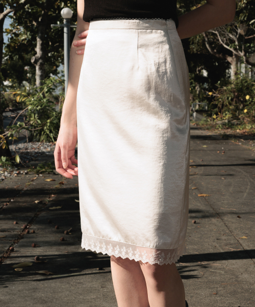 DEHEVE（デヘヴェ）の「Glossy Lace Skirt [Ivory]（スカート・レディース・アイボリー・SMALL/MEDIUM）」の5枚目の写真