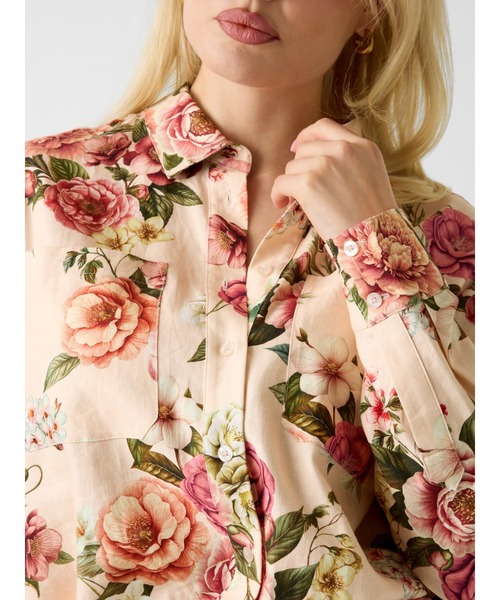 Guess(ゲス)の「CADIE Oversized Linen Top シャツ 花柄(シャツ/ブラウス・レディース・ベージュ・X-SMALL/SMALL/MEDIUM/LARGE)」の3枚目の写真