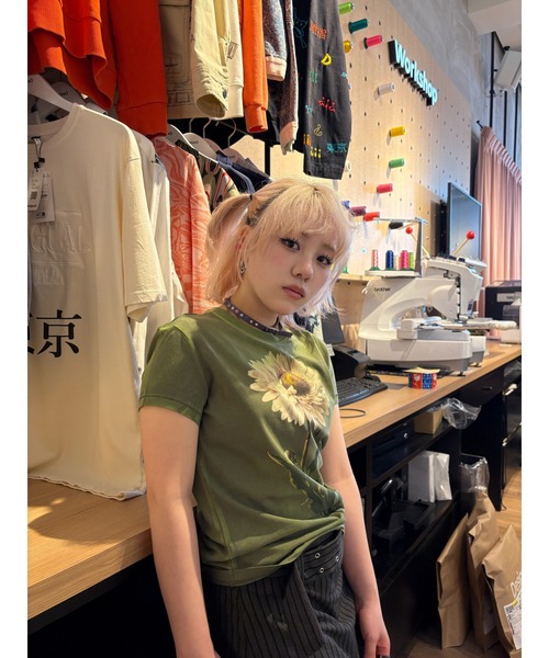 Desigual(デシグアル)の「タイトフィット マルガリータ Tシャツ(Tシャツ/カットソー・レディース・グリーン/レッド・S/M/L/XS/XL)」の10枚目の写真