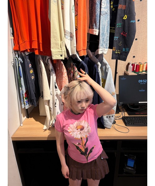 Desigual(デシグアル)の「タイトフィット マルガリータ Tシャツ(Tシャツ/カットソー・レディース・グリーン/レッド・S/M/L/XS/XL)」の5枚目の写真