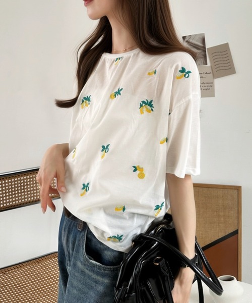 Ada.(エイダ)の「総刺繍 アソート Tシャツ(Tシャツ/カットソー・レディース・ネイビー/チャコール/イエロー/オフホワイト・FREE)」の20枚目の写真