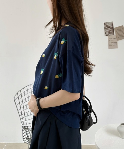 Ada.(エイダ)の「総刺繍 アソート Tシャツ(Tシャツ/カットソー・レディース・ネイビー/チャコール/イエロー/オフホワイト・FREE)」の18枚目の写真