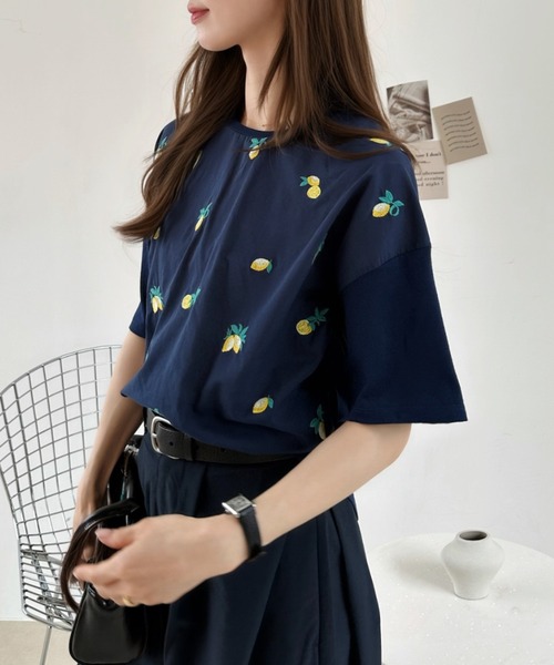 Ada.(エイダ)の「総刺繍 アソート Tシャツ(Tシャツ/カットソー・レディース・ネイビー/チャコール/イエロー/オフホワイト・FREE)」の16枚目の写真