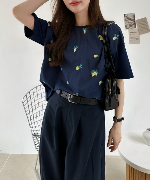 Ada.(エイダ)の「総刺繍 アソート Tシャツ(Tシャツ/カットソー・レディース・ネイビー/チャコール/イエロー/オフホワイト・FREE)」の15枚目の写真