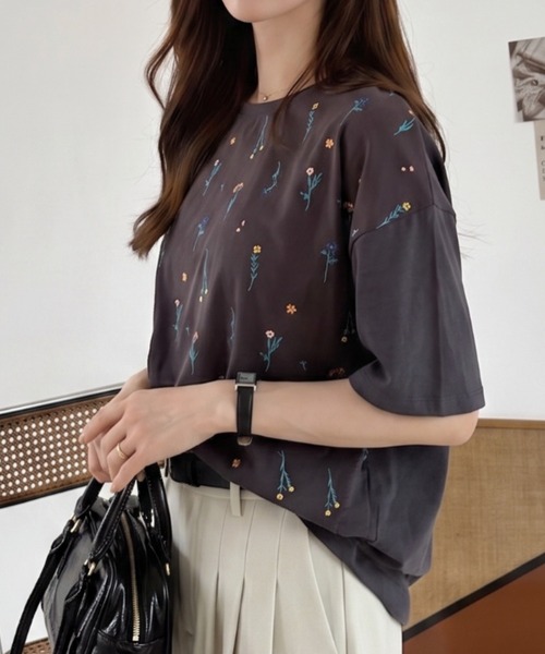 Ada.(エイダ)の「総刺繍 アソート Tシャツ(Tシャツ/カットソー・レディース・ネイビー/チャコール/イエロー/オフホワイト・FREE)」の14枚目の写真