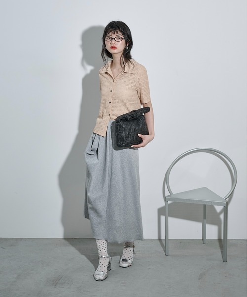 THE YOn（ザヨン）の「タックカラー針抜きジャガードハーフスリーブシャツ（シャツ/ブラウス・レディース・シャーベット/アイボリー/ブラック・FREE）」の22枚目の写真