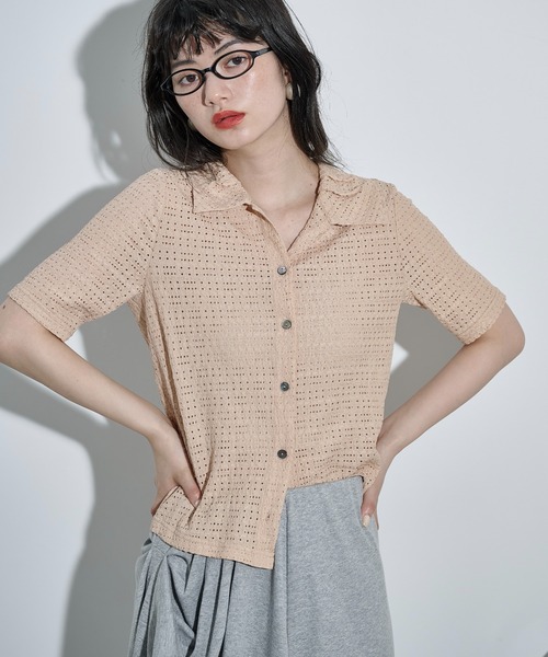 THE YOn（ザヨン）の「タックカラー針抜きジャガードハーフスリーブシャツ（シャツ/ブラウス・レディース・シャーベット/アイボリー/ブラック・FREE）」の10枚目の写真