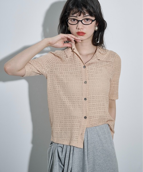 THE YOn（ザヨン）の「タックカラー針抜きジャガードハーフスリーブシャツ（シャツ/ブラウス・レディース・シャーベット/アイボリー/ブラック・FREE）」の11枚目の写真