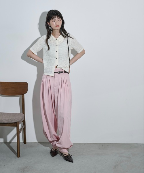 THE YOn（ザヨン）の「タックカラー針抜きジャガードハーフスリーブシャツ（シャツ/ブラウス・レディース・シャーベット/アイボリー/ブラック・FREE）」の5枚目の写真