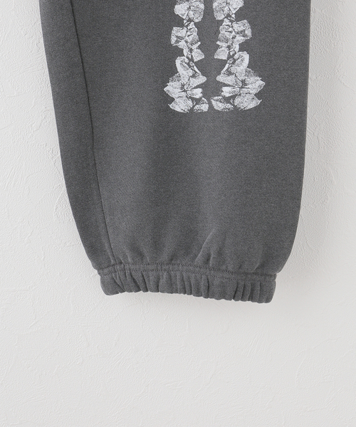 WEBHOUSE(ウェブハウス)の「【Geek Office / ギークオフィス】WEBHOUSE / Lace Bone Sweatpants(スウェットパンツ・レディース・グレー/ピンク・FREE)」の7枚目の写真