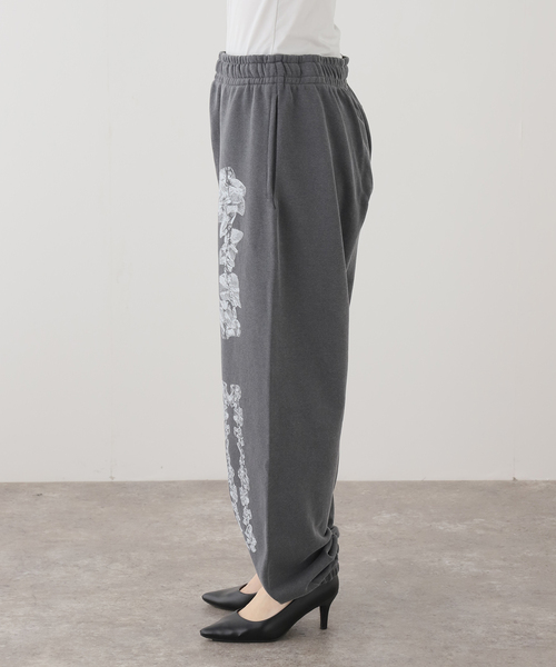 WEBHOUSE(ウェブハウス)の「【Geek Office / ギークオフィス】WEBHOUSE / Lace Bone Sweatpants(スウェットパンツ・レディース・グレー/ピンク・FREE)」の12枚目の写真