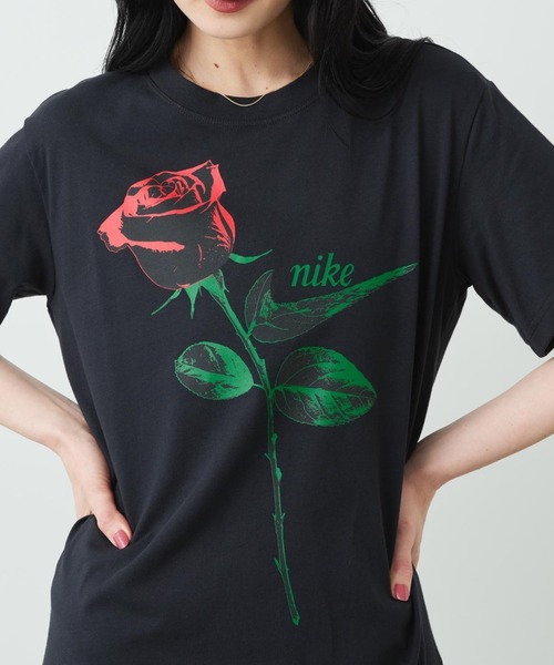 NIKE(ナイキ)の「ナイキ スポーツウェア ウィメンズ オーバーサイズド ショートスリーブ Tシャツ / Nike Sportswear Women's Oversized Short-Sleeved T-Shirt IR7827-010 Black(Tシャツ/カットソー・レディース・ブラック・XS/XL/L/S/M)」の1枚目の写真