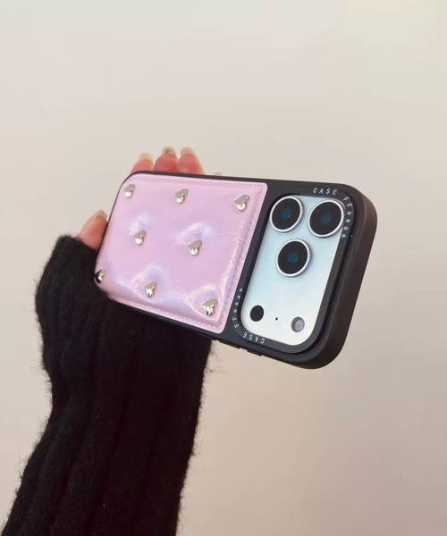 Vini（ヴィニ）の「ハート スタッズ 合成皮革 iPhone ケース 13/14/15.15Pro.16.16Pro.17.17Pro（スマホケース/カバー・レディース・ピンク/ブラック/シルバー・iPhone 17/iPhone 17 Pro/iPhone 16/iPhone 13/14/15/iPhone 15 Pro/iPhone 16 Pro）」の7枚目の写真