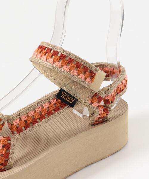 Teva(テバ)の「Teva EXCLUSIVE フラットフォーム ユニバーサル テッセラ(サンダル・レディース・ベージュ系その他・23/25/24)」の11枚目の写真