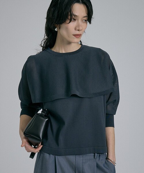 qualite（カリテ）の「【ケープ×タンクの2WAY仕様】シアーケープニット（ニット/セーター・レディース・オフホワイト/チャコールグレー/グリーン・フリー）」の2枚目の写真