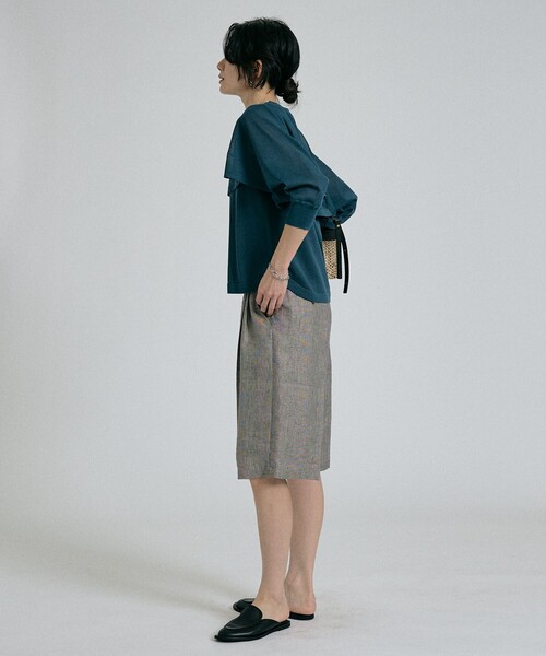 qualite（カリテ）の「【ケープ×タンクの2WAY仕様】シアーケープニット（ニット/セーター・レディース・オフホワイト/チャコールグレー/グリーン・フリー）」の6枚目の写真