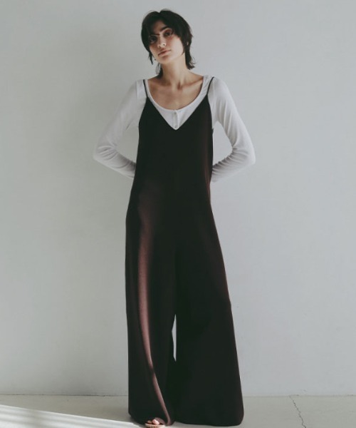 ETRE TOKYO（エトレトウキョウ）の「キャミソールニットオールインワン（つなぎ/オールインワン・レディース・ブラック/ブラウン・S/M）」の2枚目の写真