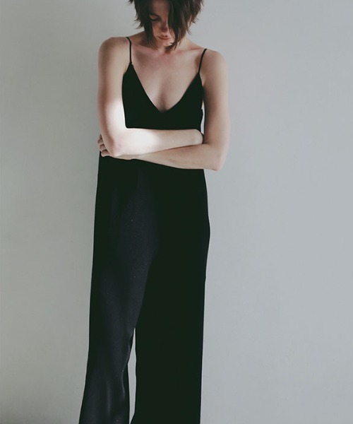 ETRE TOKYO（エトレトウキョウ）の「キャミソールニットオールインワン（つなぎ/オールインワン・レディース・ブラック/ブラウン・S/M）」の18枚目の写真