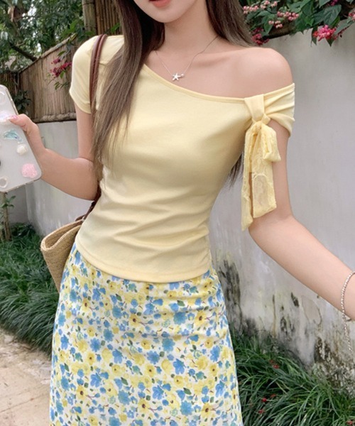 SallyLunn(サリーラン)の「【アシメデザイン】レースワンショルダートップス(Tシャツ/カットソー・レディース・イエロー・LARGE/MEDIUM)」の1枚目の写真