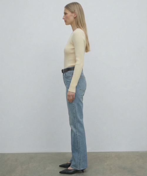 KIMDOH(キムド)の「Nerin Flare Denim / Light Blue(デニムパンツ・レディース・その他・SMALL/MEDIUM/LARGE)」の2枚目の写真