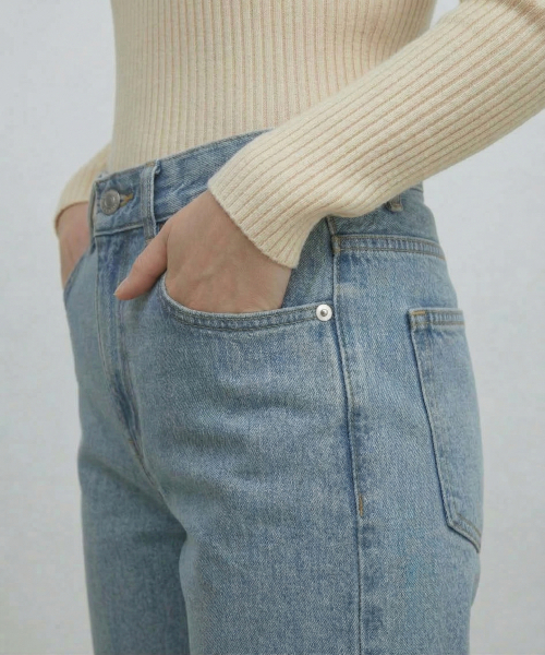 KIMDOH(キムド)の「Nerin Flare Denim / Light Blue(デニムパンツ・レディース・その他・SMALL/MEDIUM/LARGE)」の4枚目の写真