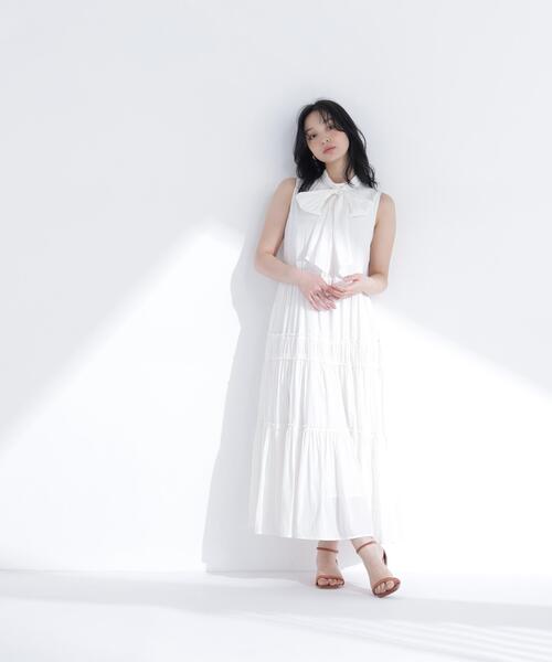NATURAL BEAUTY BASIC（ナチュラルビューティーベーシック）の「バックリボンティアードワンピース（ワンピース・レディース・ダークブラウン/ブルー/オフホワイト・P/S/MEDIUM）」の4枚目の写真