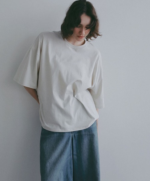 ETRE TOKYO(エトレトウキョウ)の「オーバーサイズクールネスTee(Tシャツ/カットソー・レディース・ブラック/ホワイト/ライトグレー・FREE)」の4枚目の写真