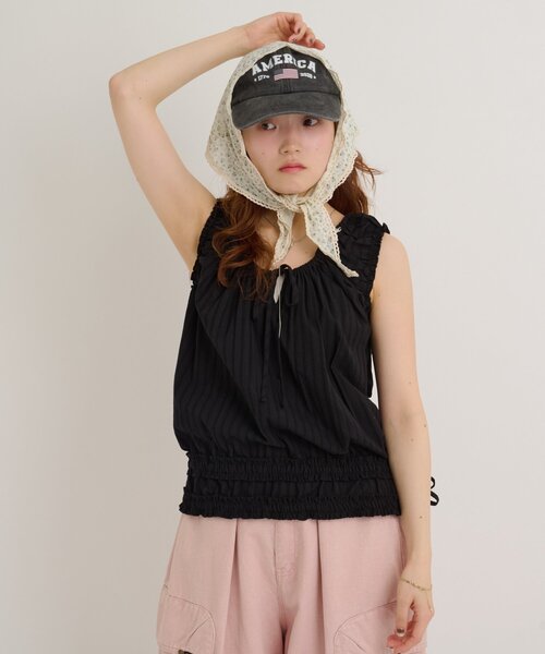 w closet(ダブルクローゼット)の「【セットアップ対応/ドット/無地】フリルギャザーノースリブラウス 夏服(シャツ/ブラウス・レディース・ホワイト系その他/オフホワイト/ブラック系その他/ブラック・FREE)」の1枚目の写真