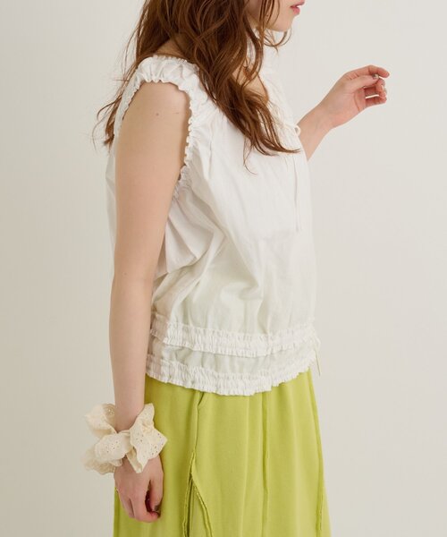 w closet(ダブルクローゼット)の「【セットアップ対応/ドット/無地】フリルギャザーノースリブラウス 夏服(シャツ/ブラウス・レディース・ホワイト系その他/オフホワイト/ブラック系その他/ブラック・FREE)」の11枚目の写真