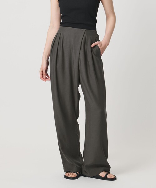 MARW UNITED ARROWS(マルゥ ユナイテッドアローズ)の「<MARW UNITED ARROWS>サテン ラップ パンツ(その他パンツ・レディース・ネイビー/ダークグレー・36/38)」の1枚目の写真