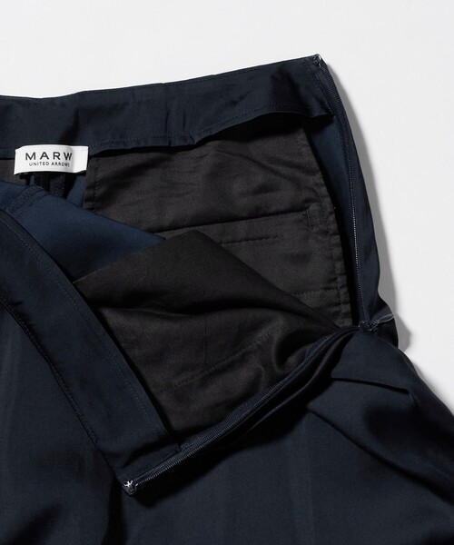 MARW UNITED ARROWS（マルゥ ユナイテッドアローズ）の「＜MARW UNITED ARROWS＞サテン ラップ パンツ（その他パンツ・レディース・ネイビー/ダークグレー・36/38）」の10枚目の写真