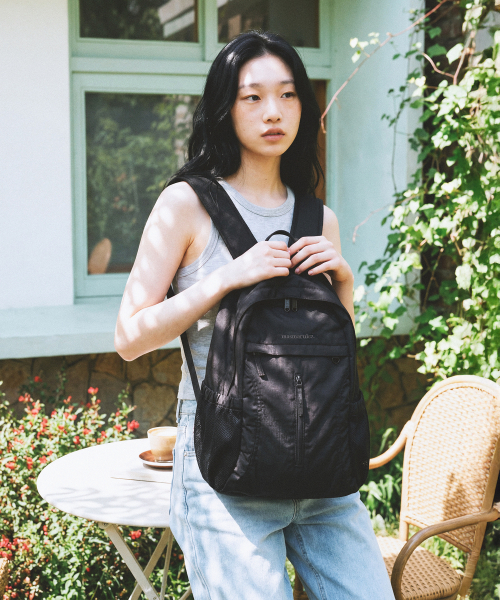 MASMARULEZ（マスマルールズ）の「[INT] Curved shirring backpack_Black（バックパック/リュック・レディース・その他・FREE）」の2枚目の写真