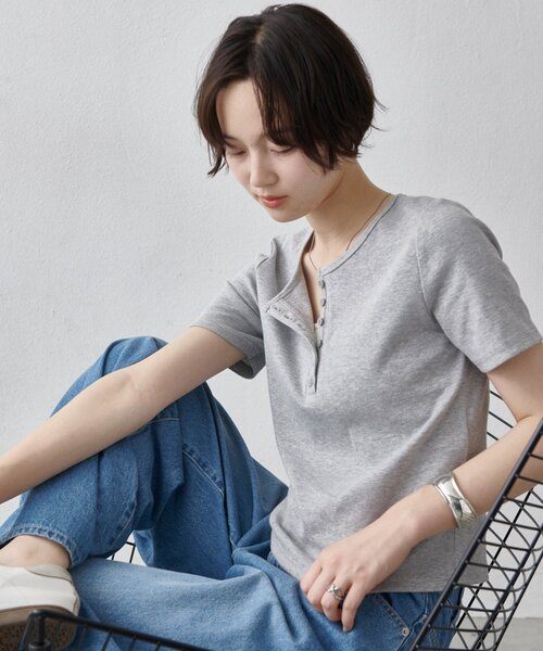 COLONY 2139（コロニートゥーワンスリーナイン）の「【WEB限定/リバイバル】ヘンリーネックテレコハーフスリーブTシャツ（Tシャツ/カットソー・レディース・レモンイエロー/オフホワイト/グレー/ブラック・FREE）」の17枚目の写真