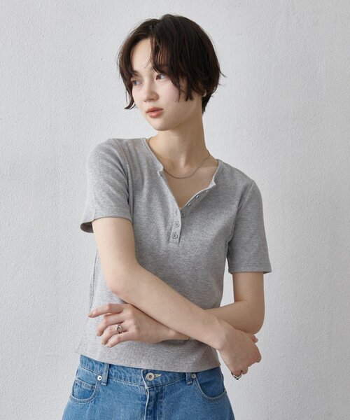 COLONY 2139（コロニートゥーワンスリーナイン）の「【WEB限定/リバイバル】ヘンリーネックテレコハーフスリーブTシャツ（Tシャツ/カットソー・レディース・レモンイエロー/オフホワイト/グレー/ブラック・FREE）」の15枚目の写真
