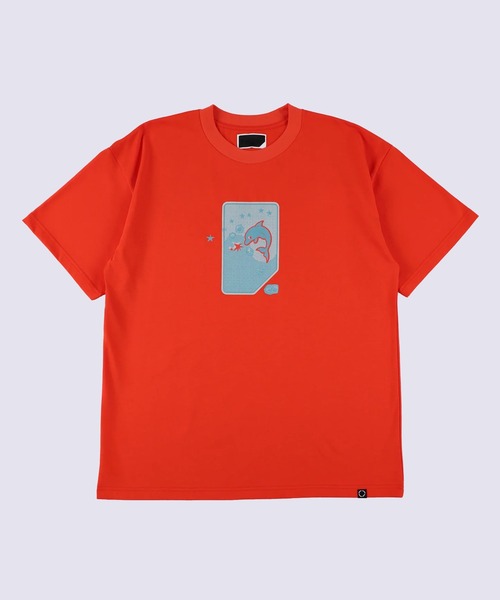 PHINGERIN(フィンガリン)の「【PHINGERIN】ME & MY DOLPHIN T-SHIRT(Tシャツ/カットソー・メンズ・ホワイト/ブラック/レッド・L/M)」の1枚目の写真