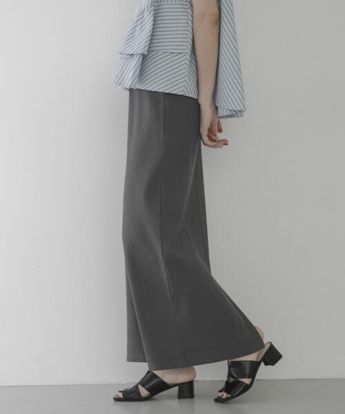 URBAN RESEARCH Sonny Label(アーバンリサーチサニーレーベル)の「接触冷感リブタイトスカート(スカート・レディース・チャコールグレー/ブラック・FREE)」の16枚目の写真
