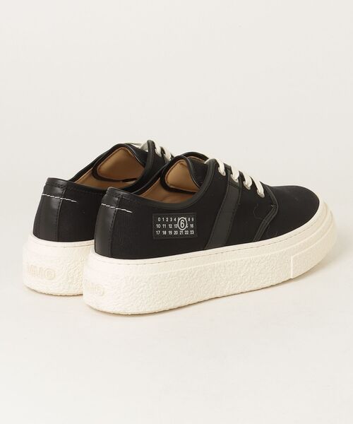 MM6 Maison Margiela(エムエムシックス メゾン マルジェラ)の「MM6 Maison Margiela(エムエムシックス メゾン マルジェラ)Kids & Junior ワンポイントブランドロゴスニーカー(スニーカー・キッズ・ブラック・40)」の2枚目の写真
