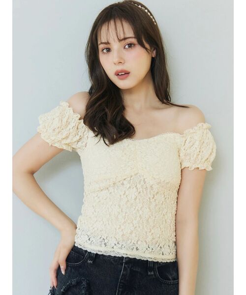 CALNAMUR(カルナムール)の「カップインフリルブラウス(Tシャツ/カットソー・レディース・ブラック/アイボリー・FREE)」の2枚目の写真