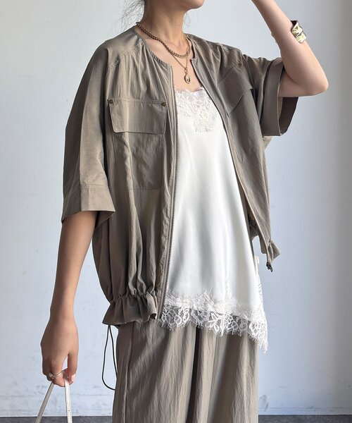 DouDou（ドゥドゥ）の「【WEB限定/セットアップ可能】UVカット接触冷感ワッシャーブルゾン（その他アウター・レディース・チャコールグレー/ベージュ・FREE）」の2枚目の写真
