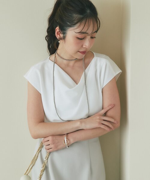 La boutique BonBon(ラブティックボンボン)の「【清涼感美人見え】ドレープネックジョーゼットブラウス(シャツ/ブラウス・レディース・ホワイト/ネイビー/ピンク・FREE)」の1枚目の写真