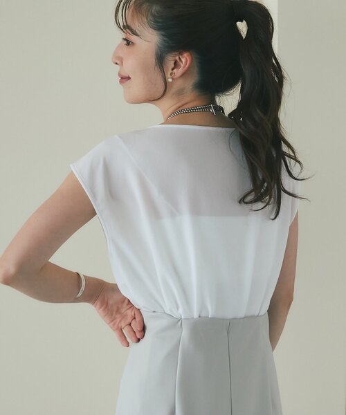 La boutique BonBon(ラブティックボンボン)の「【清涼感美人見え】ドレープネックジョーゼットブラウス(シャツ/ブラウス・レディース・ホワイト/ネイビー/ピンク・FREE)」の8枚目の写真