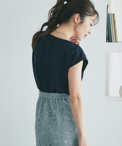 La boutique BonBon(ラブティックボンボン)の「【清涼感美人見え】ドレープネックジョーゼットブラウス(シャツ/ブラウス・レディース・ホワイト/ネイビー/ピンク・FREE)」の18枚目の写真