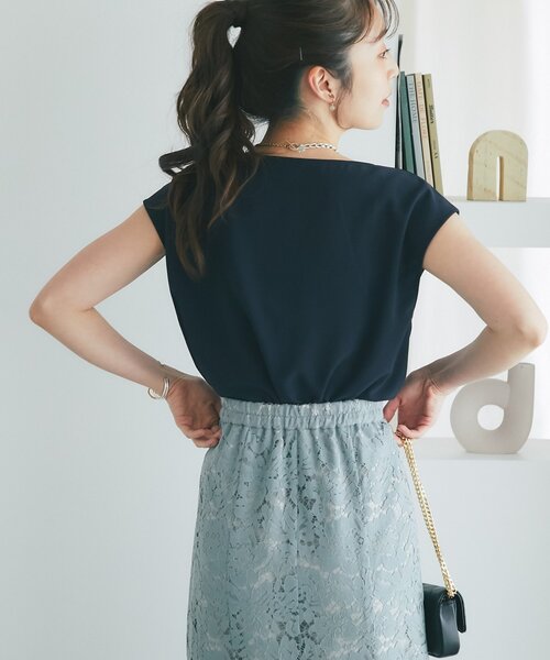 La boutique BonBon(ラブティックボンボン)の「【清涼感美人見え】ドレープネックジョーゼットブラウス(シャツ/ブラウス・レディース・ホワイト/ネイビー/ピンク・FREE)」の19枚目の写真