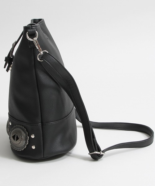 WEGO（ウィゴー）の「DISPARK/コンチョショルダーバッグ（ショルダーバッグ・レディース・キャメル/ブラック・FREE）」の4枚目の写真