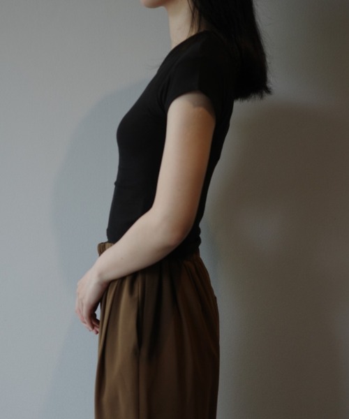 CLANE（クラネ）の「CLANE SOFT SHEER COMPACT TOPS（Tシャツ/カットソー・レディース・ブラウン/ブラック/ライトブルー/ホワイト・1/2）」の6枚目の写真