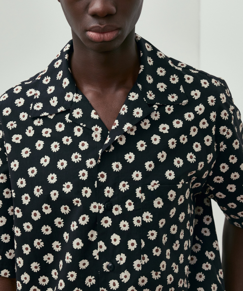 MILACODE（ミラコード）の「Wild Flower Print Shirt - BLACK（シャツ/ブラウス・メンズ・その他・MEDIUM/LARGE/X-LARGE）」の2枚目の写真