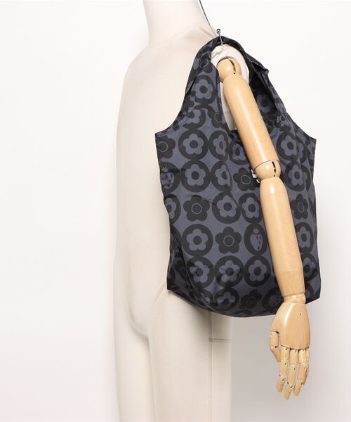 MARY QUANT(マリークワント)の「【MARY QUANT】エコバッグ マイバッグ イチゴ ストロベリー(エコバッグ/サブバッグ・レディース・レッド/ブラック・FREE)」の3枚目の写真