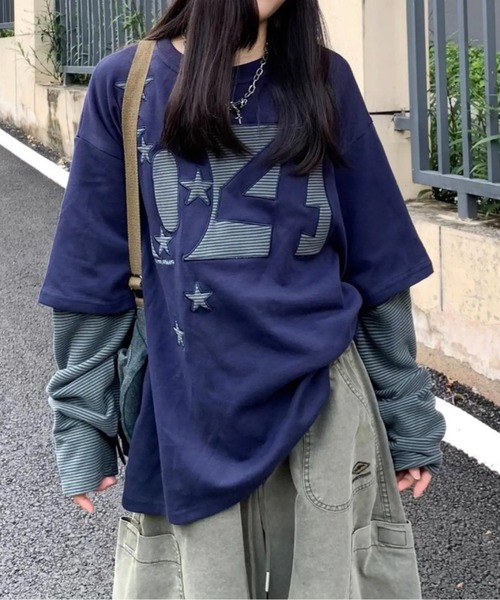 SHEENA(シーナ)の「【秋冬新作】ボーダー×スター刺繍ロゴフェイクレイヤード長袖トップス(Tシャツ/カットソー・レディース・ネイビー・M/L)」の2枚目の写真