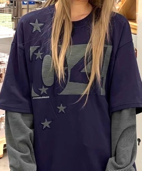 SHEENA(シーナ)の「【秋冬新作】ボーダー×スター刺繍ロゴフェイクレイヤード長袖トップス(Tシャツ/カットソー・レディース・ネイビー・M/L)」の9枚目の写真