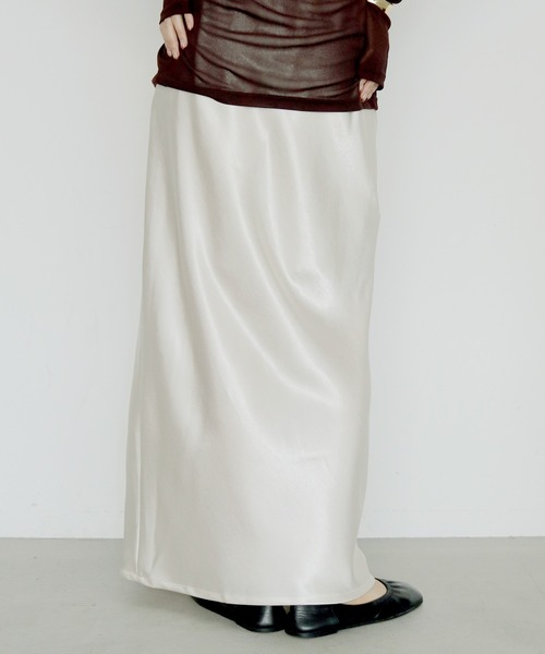 cheriella(シェリエラ)の「【cheriella】サテンナロースカート SATIN NARROW SKIRT(スカート・レディース・アイボリー/ピンク/ブラック/ブラウン・FREE)」の15枚目の写真